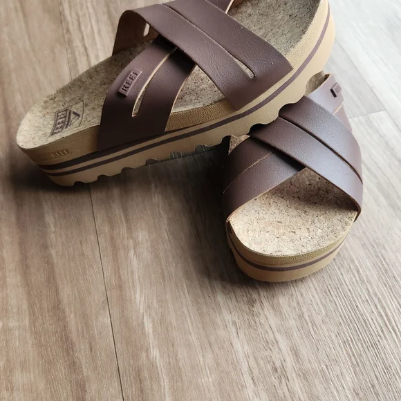 Reef Kaia Cross Platform Sandals - Picture 4 of 4
